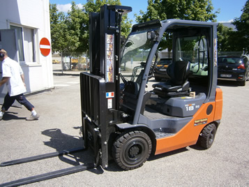 chariot-1T8-gaz